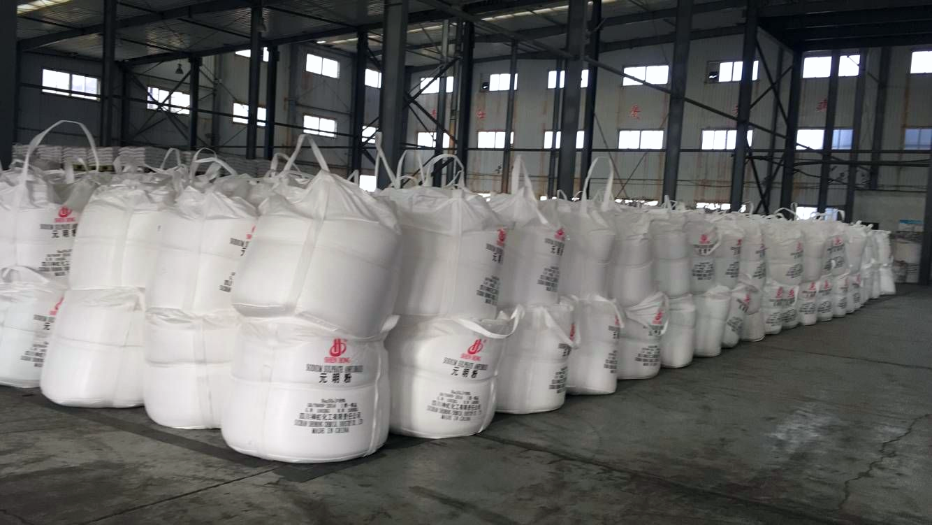 1000kg bags of sodium sulfate anhydrous in the warehouse