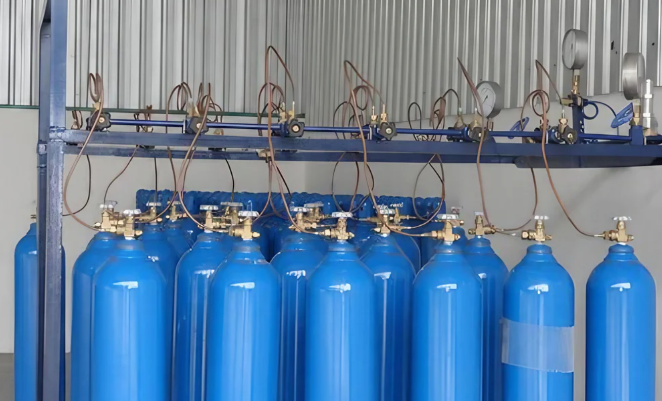 nitrogen cylinder manifold of LAB